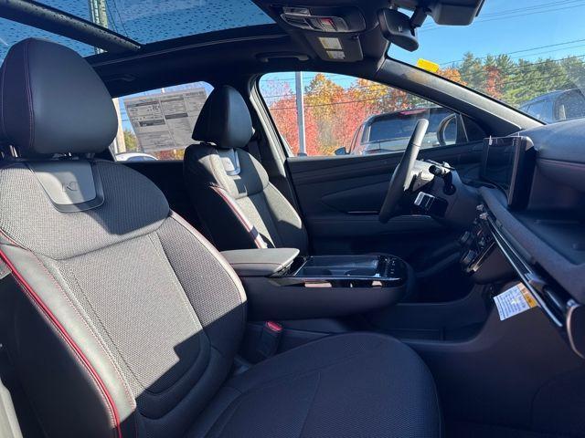 new 2025 Hyundai TUCSON Hybrid car, priced at $36,252