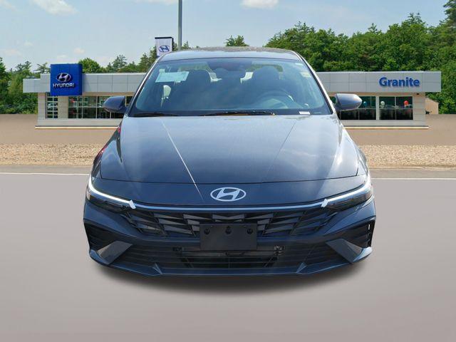 new 2025 Hyundai Elantra HEV car, priced at $26,090