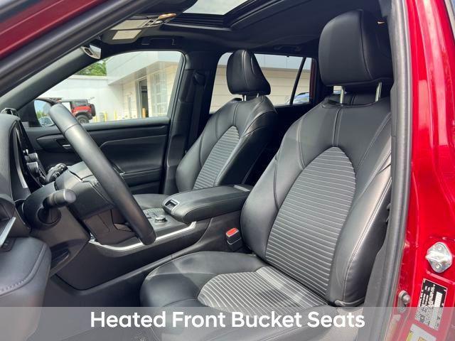 used 2023 Toyota Highlander car, priced at $38,990
