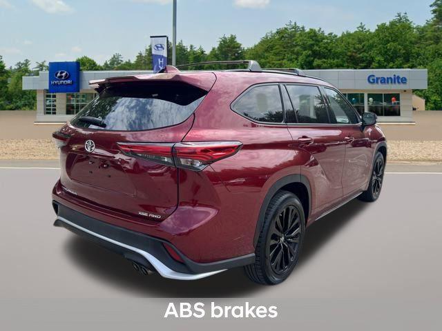 used 2023 Toyota Highlander car, priced at $38,990