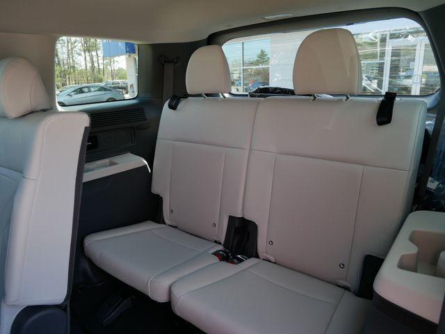 new 2025 Hyundai Santa Fe car, priced at $37,086