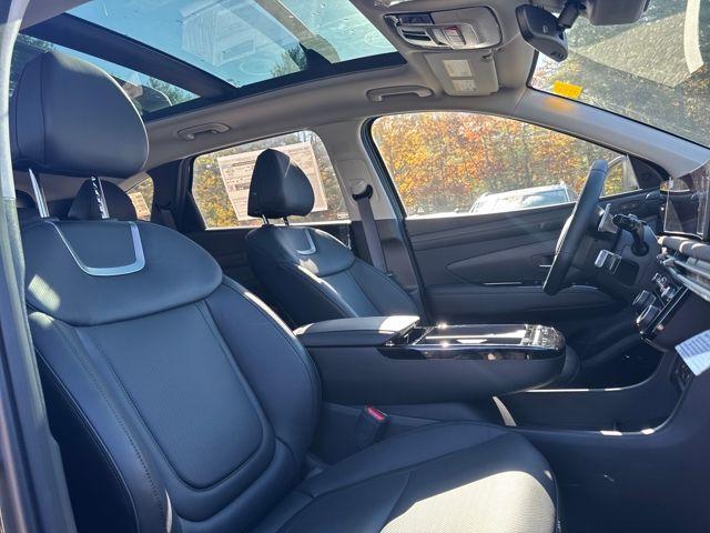 new 2025 Hyundai TUCSON Hybrid car, priced at $38,254