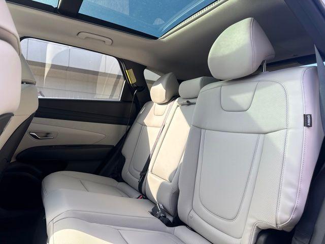 new 2025 Hyundai TUCSON Hybrid car, priced at $33,500