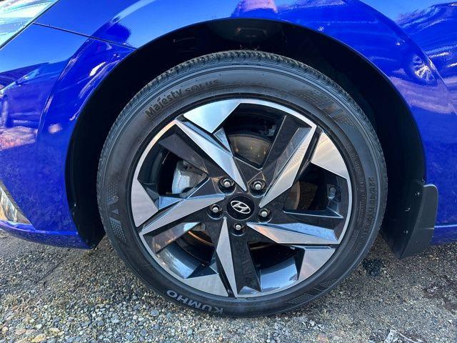 used 2022 Hyundai Elantra car