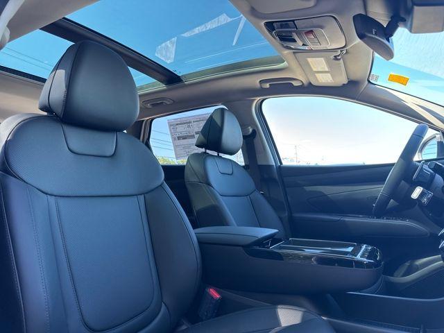 new 2025 Hyundai TUCSON Hybrid car, priced at $35,433