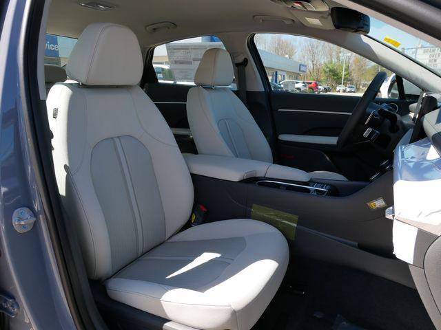 new 2025 Hyundai Sonata Hybrid car, priced at $31,470