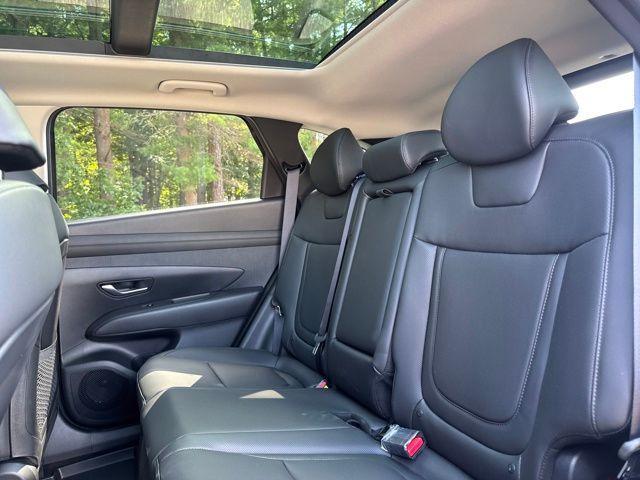 new 2025 Hyundai TUCSON Hybrid car, priced at $33,251