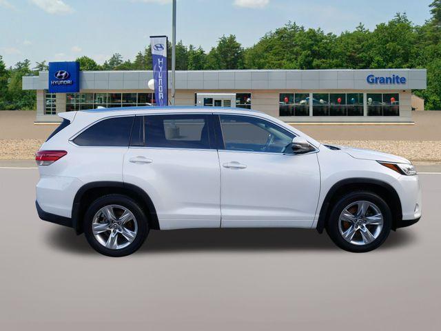 used 2018 Toyota Highlander car, priced at $28,590