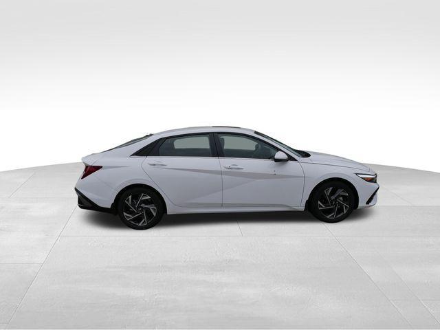 new 2024 Hyundai Elantra car, priced at $26,859