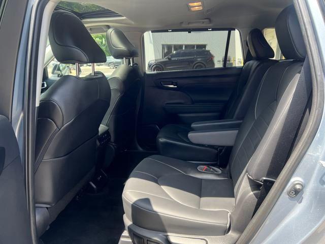 used 2021 Toyota Highlander car, priced at $36,490
