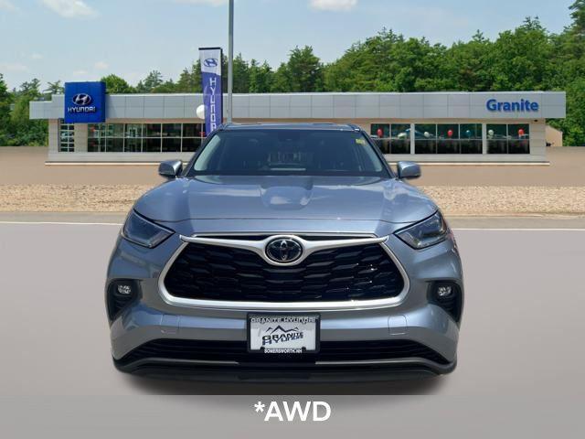 used 2021 Toyota Highlander car, priced at $36,490