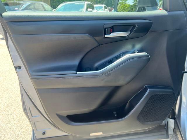 used 2021 Toyota Highlander car, priced at $36,490