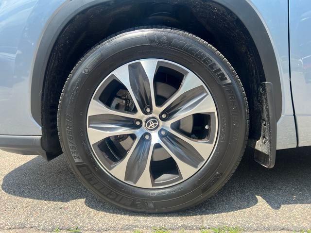 used 2021 Toyota Highlander car, priced at $36,490