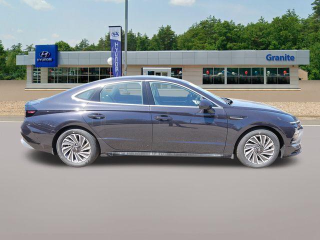 new 2025 Hyundai Sonata Hybrid car, priced at $31,477