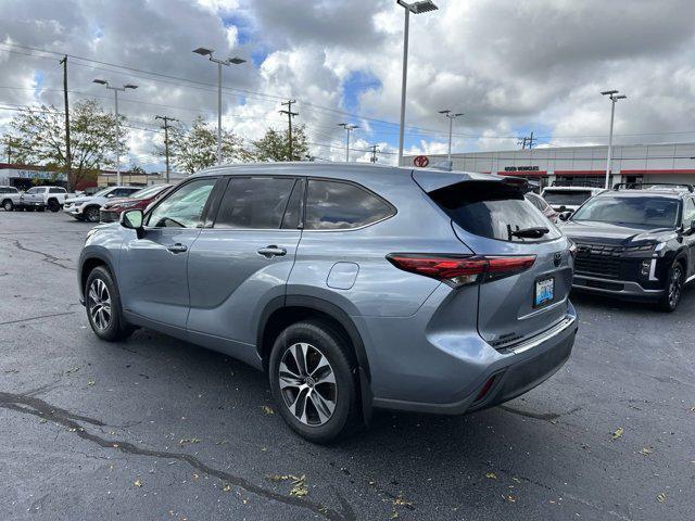 used 2022 Toyota Highlander Hybrid car, priced at $37,988