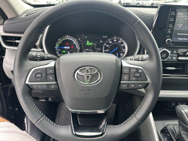 used 2021 Toyota Highlander Hybrid car, priced at $35,995