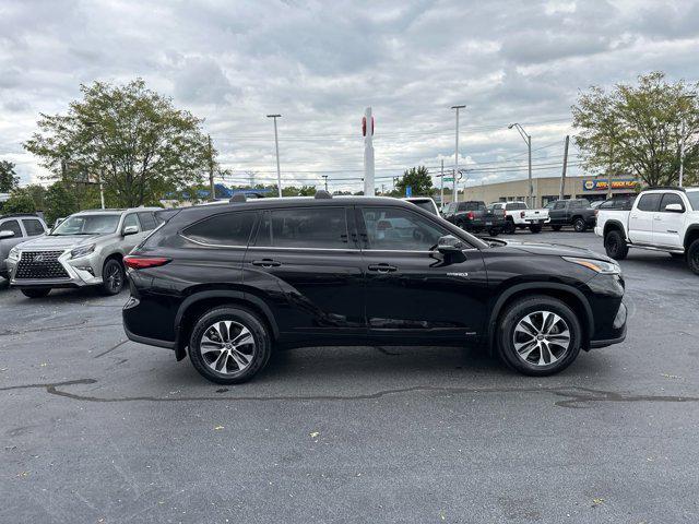 used 2021 Toyota Highlander Hybrid car, priced at $35,995