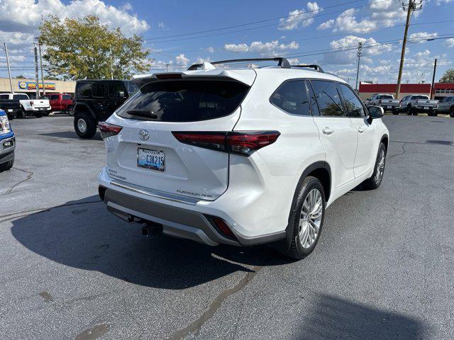 used 2022 Toyota Highlander car, priced at $44,995