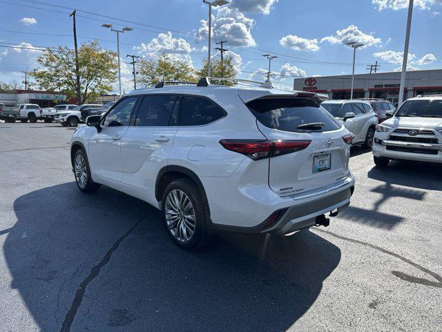 used 2022 Toyota Highlander car, priced at $44,995