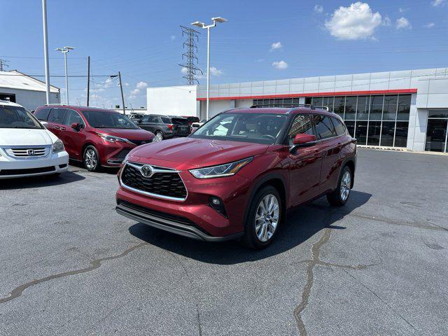 used 2021 Toyota Highlander car, priced at $31,988