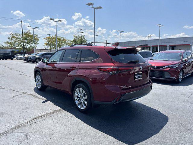 used 2021 Toyota Highlander car, priced at $31,988