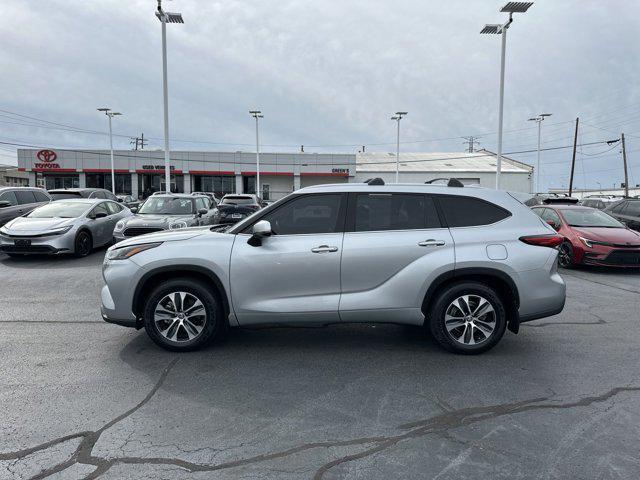 used 2022 Toyota Highlander car, priced at $37,995