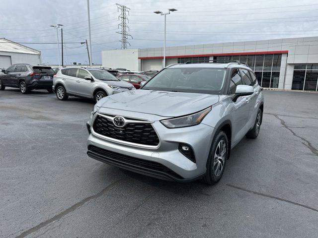 used 2022 Toyota Highlander car, priced at $37,995