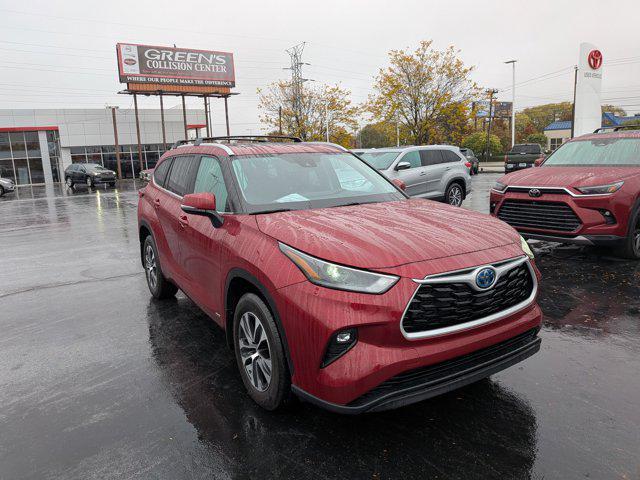 used 2024 Toyota Highlander Hybrid car, priced at $47,988