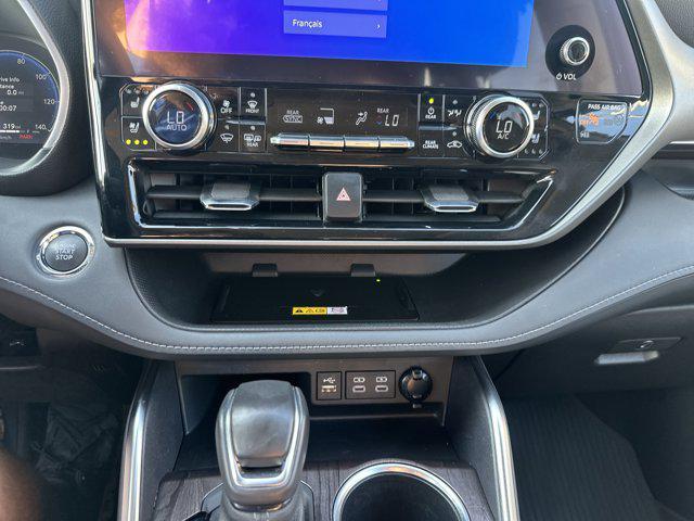used 2023 Toyota Highlander car, priced at $42,995