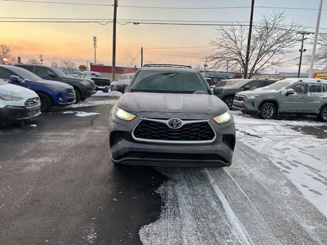 used 2023 Toyota Highlander car, priced at $36,995