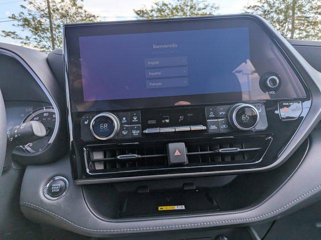 used 2023 Toyota Highlander car, priced at $37,495