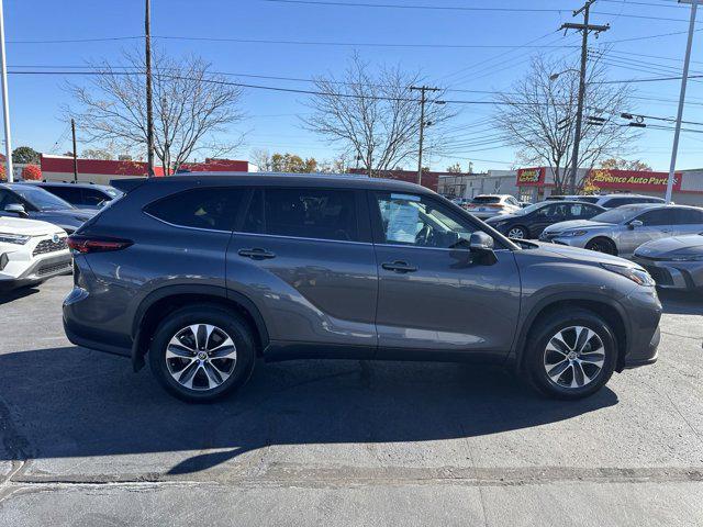 used 2024 Toyota Highlander car, priced at $45,595