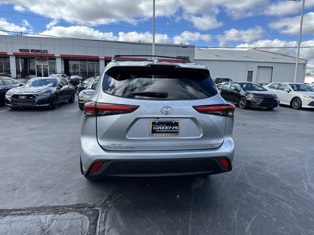 used 2021 Toyota Highlander car, priced at $33,988