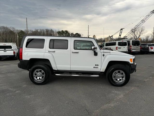 used 2009 Hummer H3 car, priced at $12,995