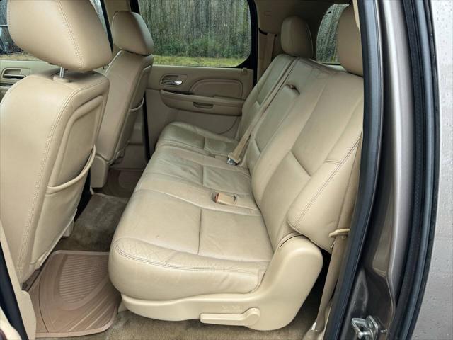 used 2011 Cadillac Escalade ESV car, priced at $12,995