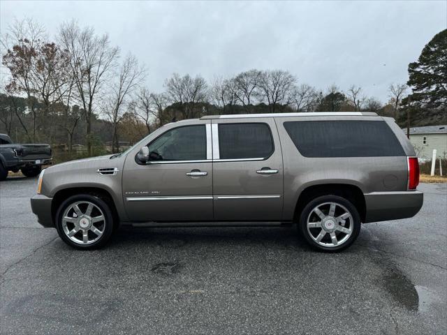 used 2011 Cadillac Escalade ESV car, priced at $12,995