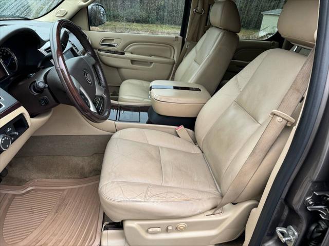 used 2011 Cadillac Escalade ESV car, priced at $12,995