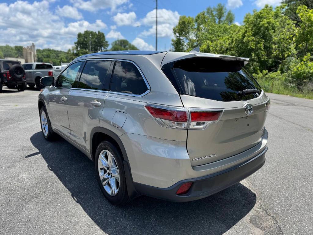 used 2016 Toyota Highlander car, priced at $18,995