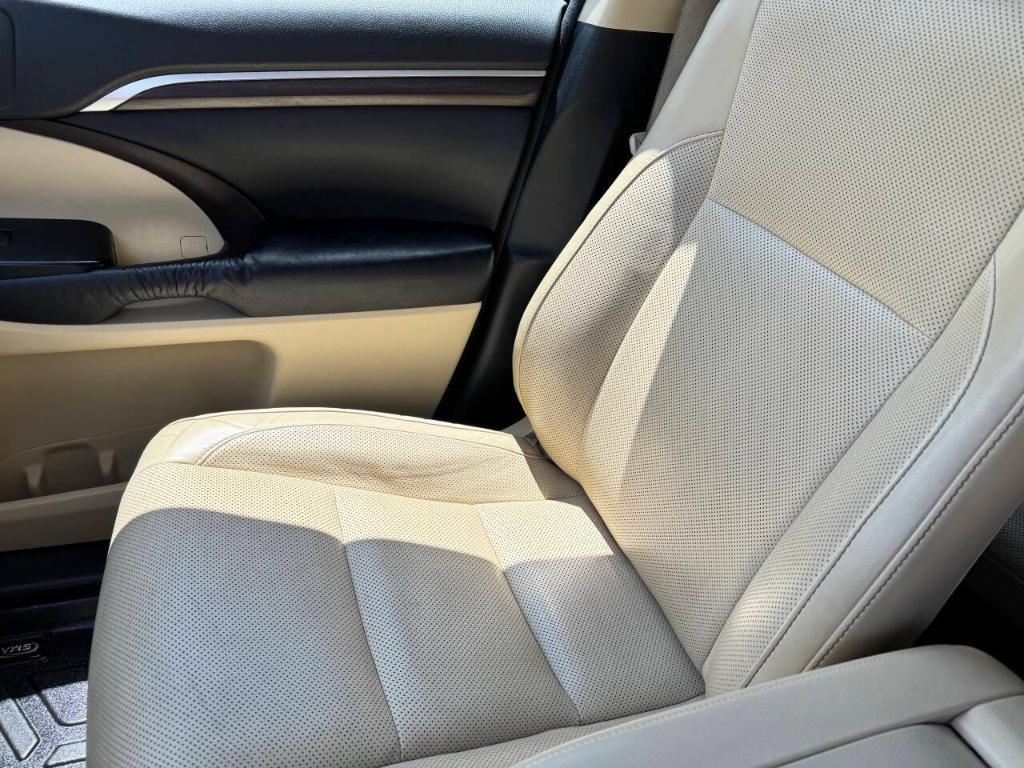 used 2016 Toyota Highlander car, priced at $18,995
