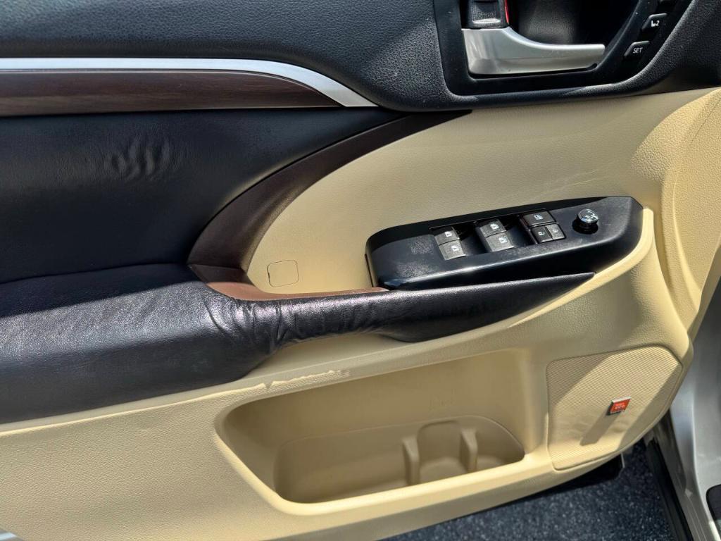 used 2016 Toyota Highlander car, priced at $18,995