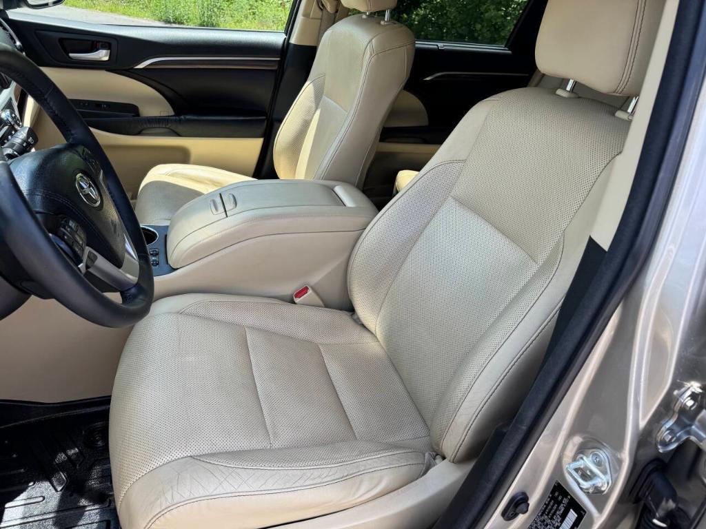 used 2016 Toyota Highlander car, priced at $18,995