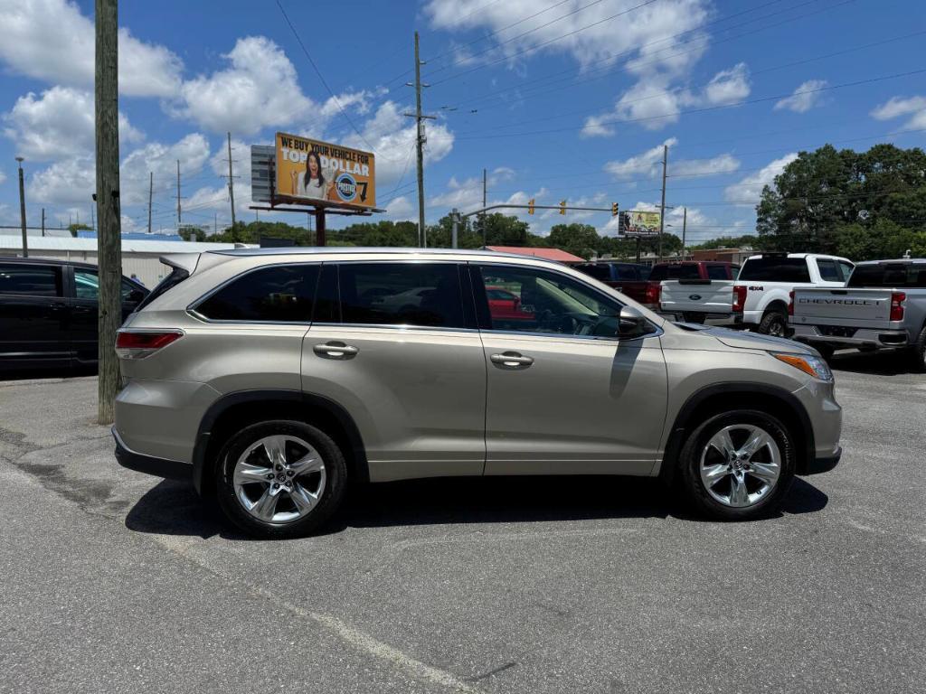 used 2016 Toyota Highlander car, priced at $18,995