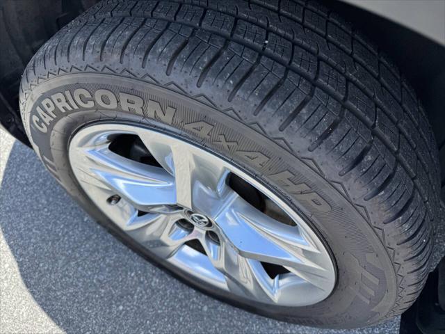 used 2016 Toyota Highlander car, priced at $18,995