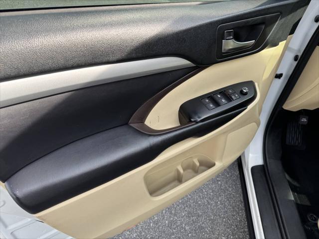 used 2018 Toyota Highlander car, priced at $20,995