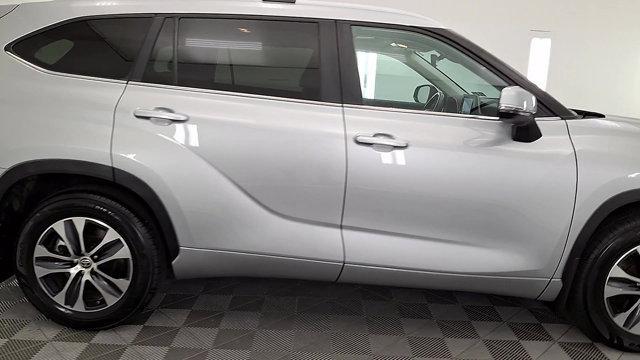 used 2024 Toyota Highlander car, priced at $39,999