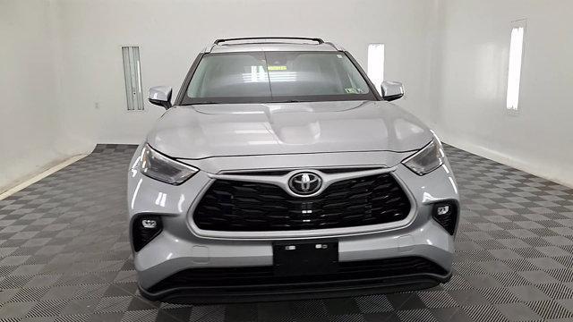 used 2024 Toyota Highlander car, priced at $39,999