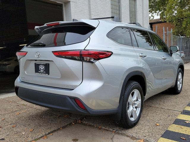 used 2022 Toyota Highlander car, priced at $26,999