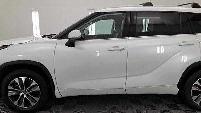 used 2022 Toyota Highlander Hybrid car, priced at $38,888