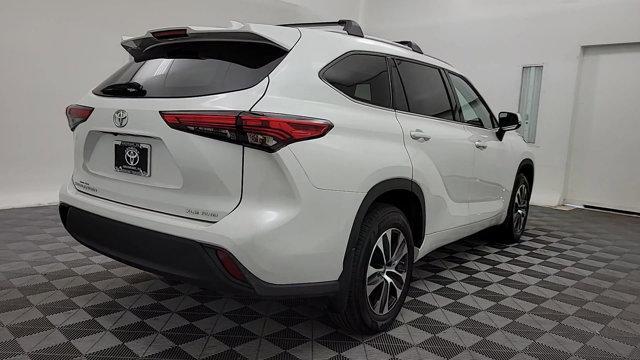 used 2022 Toyota Highlander car, priced at $39,656