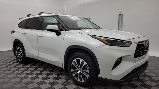 used 2022 Toyota Highlander car, priced at $39,656